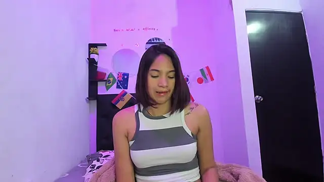 Snapshot of sapphire_brown20 chatting on 07-02-26, 12:10 sapphire brown20 online show from 07-02-26, 12:10