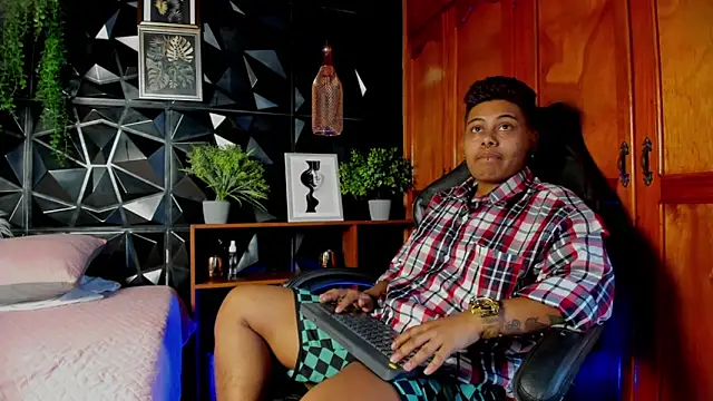 Noha  scott online show from 04-03-26, 02:37