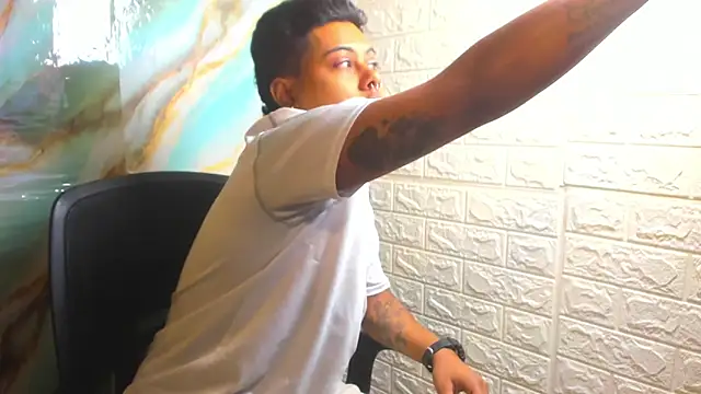 Noha  scott online show from 04-18-26, 02:54