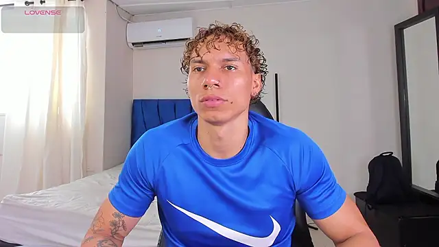 Snapshot of adam_smiith1 chatting on 03-03-26, 01:28 adam smiith1 online show from 03-03-26, 01:28