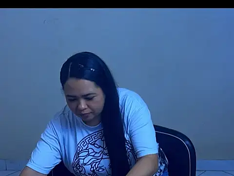 Snapshot of SARAHONEY26 chatting on 03-16-26, 02:28 SARAHONEY26 online show from 03-16-26, 02:28