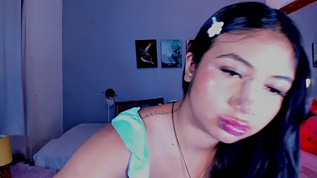 Snapshot of KimTaylorW chatting on 06-19-26, 03:22 KimTaylorW online show from 06-19-26, 03:22