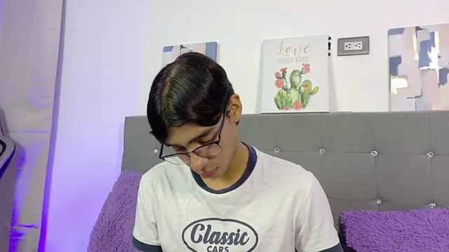 Snapshot of Eros_Lux chatting on 07-16-26, 12:44 Eros Lux online show from 07-16-26, 12:44