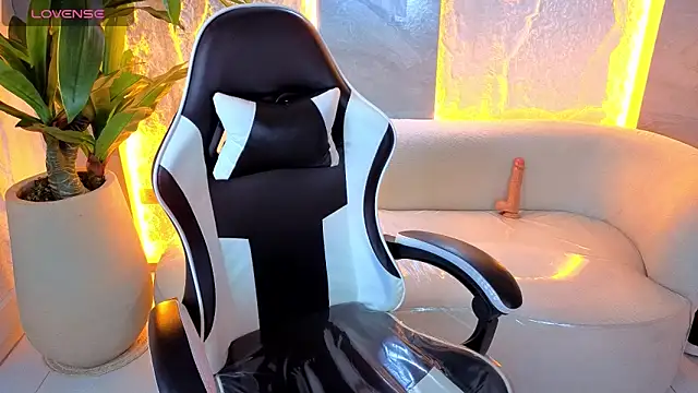 Snapshot of ashelyy_tp chatting on 02-26-26, 12:53 ashelyy tp online show from 02-26-26, 12:53