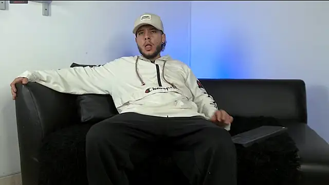 Snapshot of luxesmith chatting on 03-03-26, 12:06 luxesmith online show from 03-03-26, 12:06