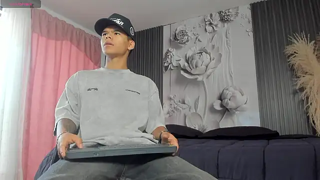 DylanRoyce  online show from 03-23-26, 12:20