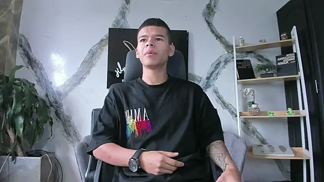 DylanRoyce  online show from 04-05-26, 12:35