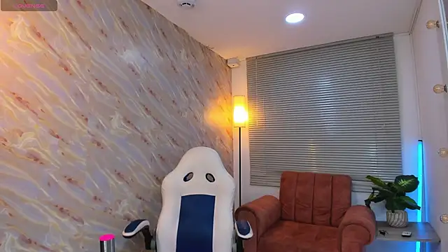 Snapshot of PreettyMoon chatting on 03-03-26, 11:27 PreettyMoon online show from 03-03-26, 11:27