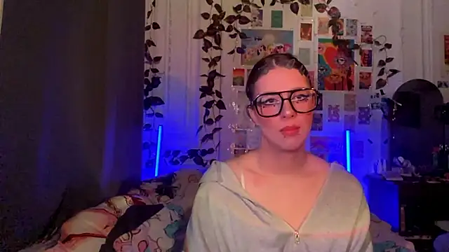 Snapshot of moonvampiq chatting on 02-27-26, 08:09 moonvampiq online show from 02-27-26, 08:09