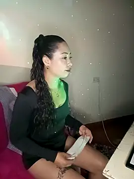 Snapshot of lina_luxe_ chatting on 02-25-26, 11:14 lina luxe online show from 02-25-26, 11:14