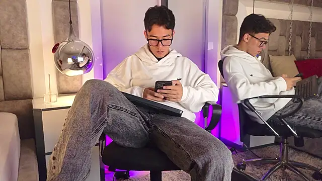 Austin Reedss online show from 05-19-26, 12:44