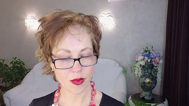 LioraWeiss online show from 03-06-26, 06:32