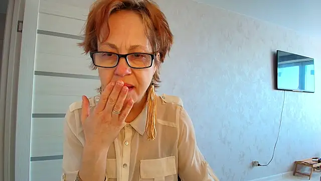 LioraWeiss online show from 05-04-26, 05:36