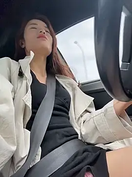 Mia-lp online show from 04-14-26, 02:06