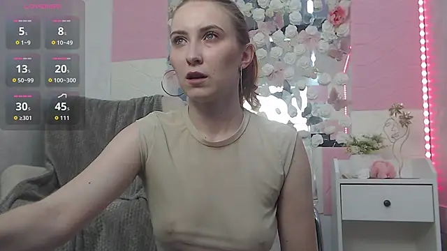 Snapshot of EmberLuna_ chatting on 06-18-26, 06:46 EmberLuna online show from 06-18-26, 06:46