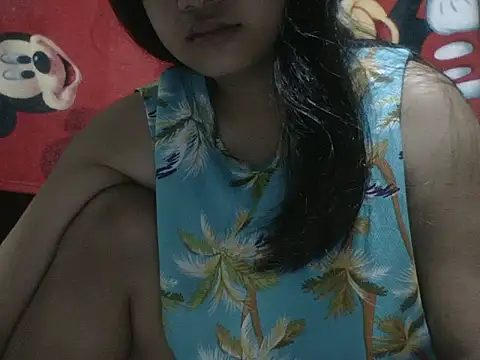 Snapshot of Flowerbebe chatting on 02-28-26, 07:04 Flowerbebe online show from 02-28-26, 07:04