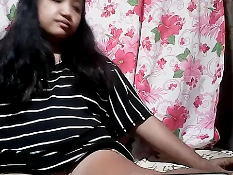 Snapshot of Flowerbebe chatting on 03-02-26, 07:21 Flowerbebe online show from 03-02-26, 07:21