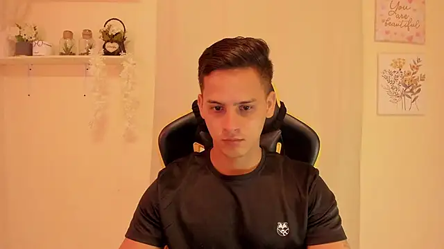 sexy andres01 online show from 04-11-26, 03:00