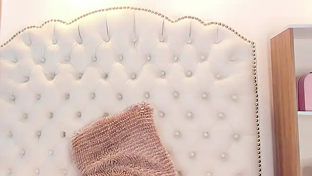 Sara funy online show from 03-26-26, 11:16