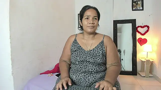 Snapshot of mariana_villa72 chatting on 06-26-26, 02:21 mariana villa72 online show from 06-26-26, 02:21