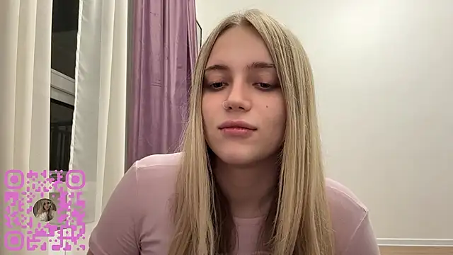 Snapshot of DebiCoppolino chatting on 02-24-26, 07:34 DebiCoppolino online show from 02-24-26, 07:34