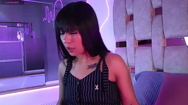 Petitte Mussa online show from 04-18-26, 04:05