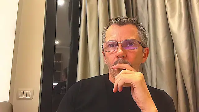 Snapshot of SerenaBFF chatting on 02-24-26, 06:17 SerenaBFF online show from 02-24-26, 06:17