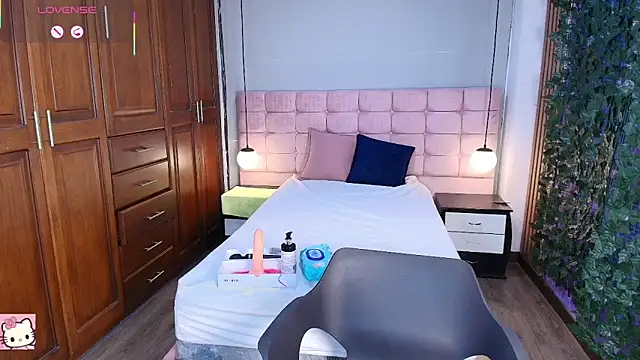 Snapshot of ShayMilleer chatting on 03-03-26, 12:00 ShayMilleer online show from 03-03-26, 12:00