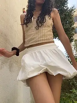 Snapshot of Sophiemoo_ chatting on 06-21-26, 03:25 Sophiemoo online show from 06-21-26, 03:25