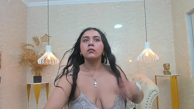 Lunaa Abril online show from 03-05-26, 04:08