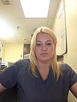 Snapshot of LadyB07 chatting on 04-29-26, 06:36 LadyB07 online show from 04-29-26, 06:36