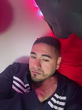 Snapshot of amon_1998 chatting on 02-26-26, 04:00 amon 1998 online show from 02-26-26, 04:00