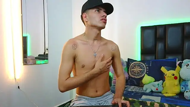Dereek Hot online show from 05-13-26, 06:55