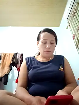 Snapshot of JenyLy68 chatting on 02-26-26, 01:32 JenyLy68 online show from 02-26-26, 01:32