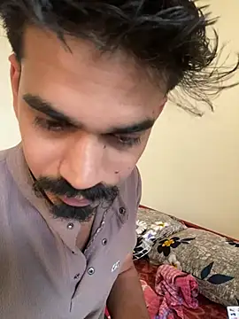 LOVELUST02 online show from 04-11-26, 11:58