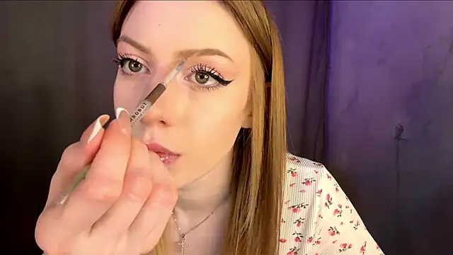Rosalielue online show from 05-18-26, 06:14