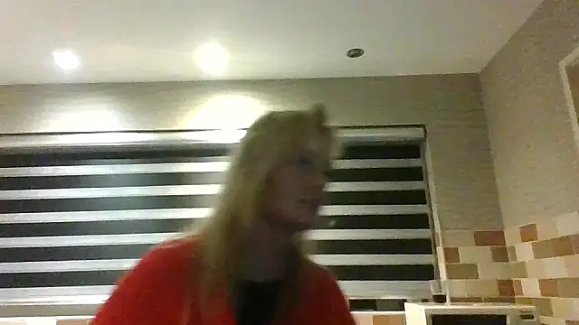 Snapshot of Lisanne30 chatting on 02-28-26, 11:06 Lisanne30 online show from 02-28-26, 11:06