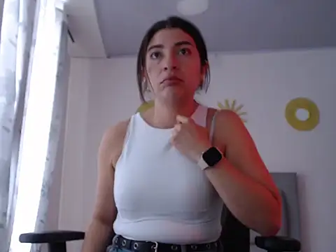 Snapshot of Julietaamado chatting on 05-22-26, 03:28 Julietaamado online show from 05-22-26, 03:28