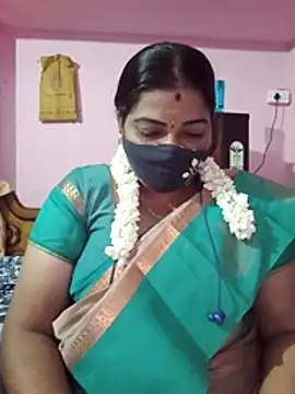 Snapshot of tamil_lathikaaa chatting on 04-30-26, 05:41 tamil lathikaaa online show from 04-30-26, 05:41