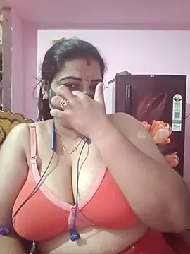 Snapshot of tamil_lathikaaa chatting on 05-01-26, 05:06 tamil lathikaaa online show from 05-01-26, 05:06
