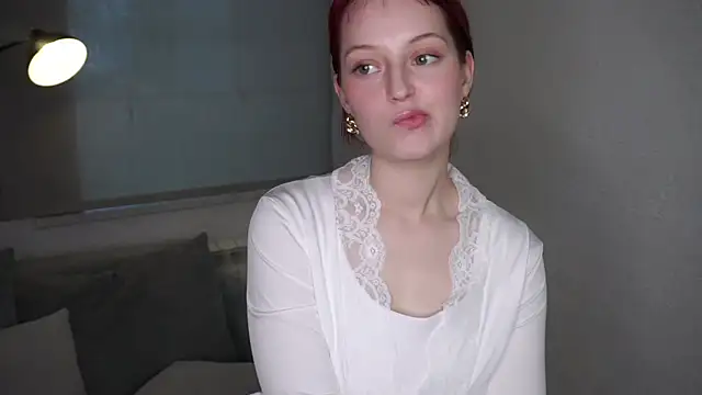 Snapshot of ValeneRomer chatting on 03-02-26, 02:02 ValeneRomer online show from 03-02-26, 02:02