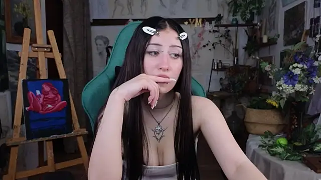 Snapshot of EffieMeowley chatting on 05-24-26, 07:13 EffieMeowley online show from 05-24-26, 07:13