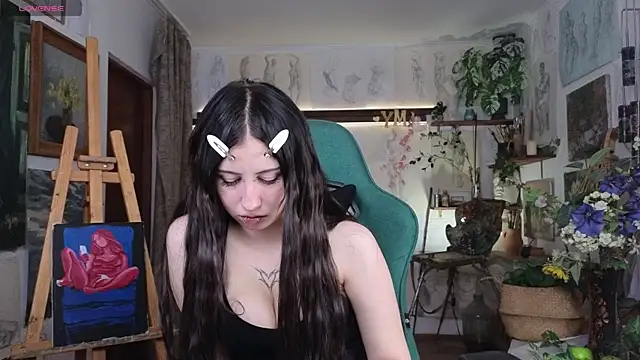 Snapshot of EffieMeowley chatting on 05-29-26, 11:41 EffieMeowley online show from 05-29-26, 11:41
