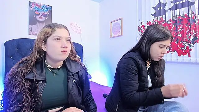 valeria and zoe online show from 04-08-26, 01:33