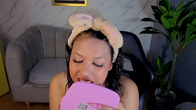 Kristen black T online show from 04-17-26, 08:12