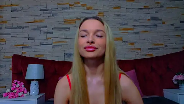 LannaSkyy online show from 04-18-26, 07:18