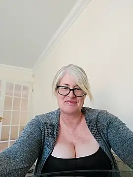 FlirtyFleur-x online show from 04-07-26, 01:22
