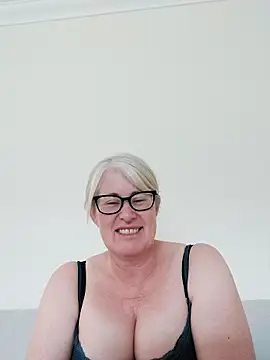 FlirtyFleur-x online show from 05-03-26, 05:30