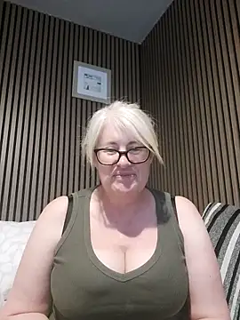 FlirtyFleur-x online show from 05-08-26, 10:20