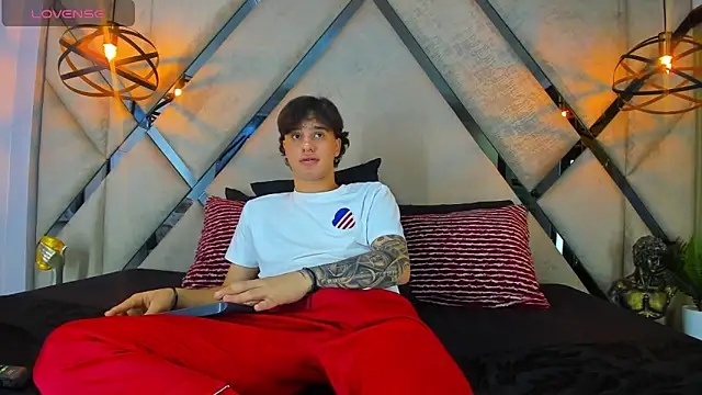 EXCLUSIVE8 online show from 03-12-26, 04:29